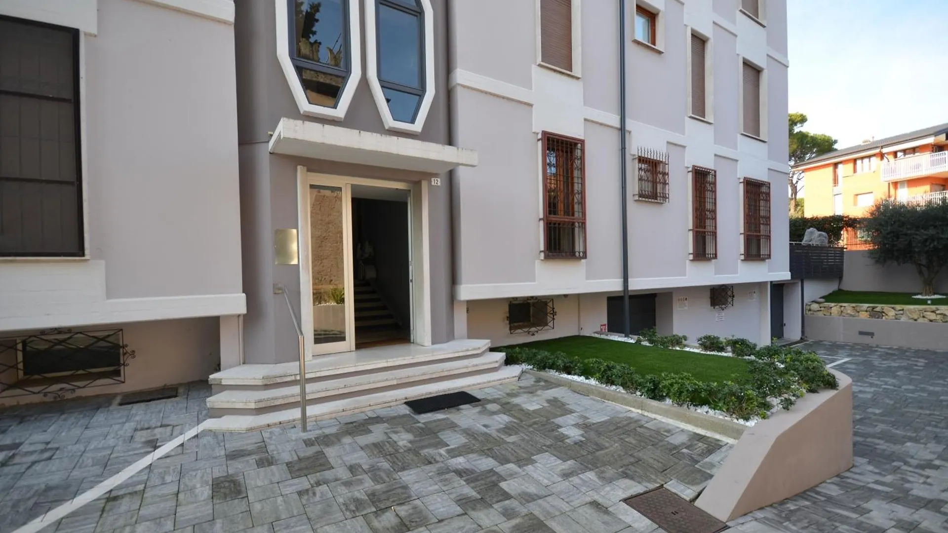 La Boheme Peschiera Luxury Apartment Peschiera del Garda 0*,